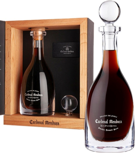 Бренди Sanchez Romate, Cardenal Mendoza "Non Plus Ultra" Solera Gran Reserva, gift box with decanter, 0.5 л