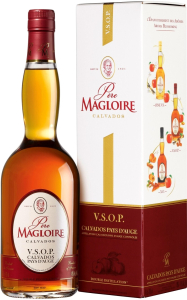 Кальвадос "Pere Magloire" VSOP, gift box, 0.5 л