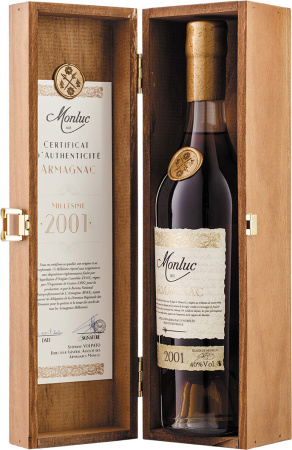 Арманьяк "Monluc" Armagnac AOC, 2001, wooden box, 0.7 л