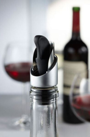 Набор аксессуаров Trudeau, Dripless Wine Pourer with Stopper