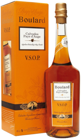 Кальвадос Boulard VSOP, Pays d'Auge AOC, gift box, 0.7 л