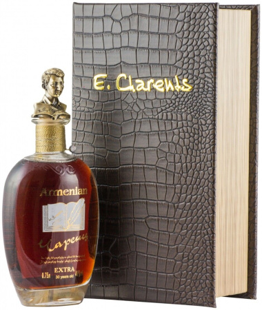 Коньяк "Charents" Extra 30 Years Old, leather gift box, 750 мл