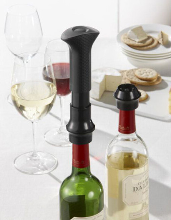 Набор аксессуаров Trudeau, "Maison" Wine Preserving Pump with 2 Stoppers