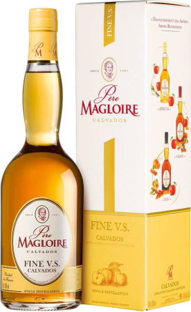 Кальвадос Pere Magloire Fine V.S, gift box, 0.7 л